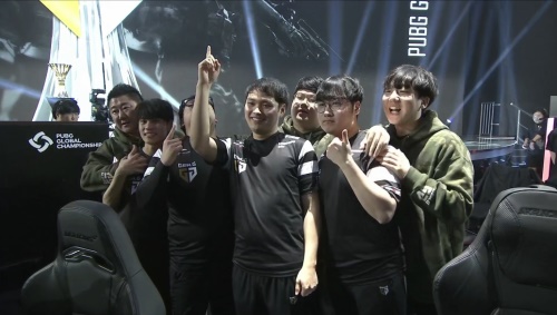 3DMAX 在完美世界CS挑战赛系列赛1中获得冠军